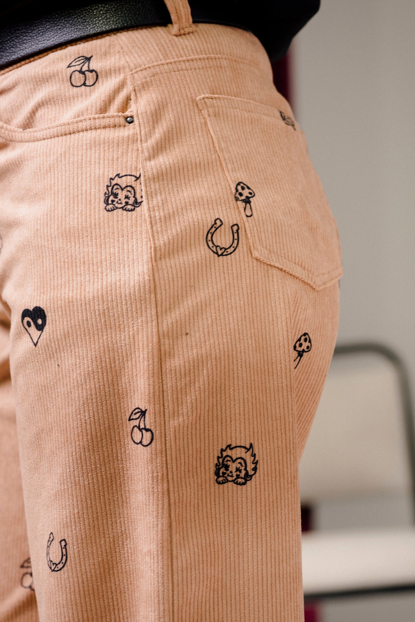 PANTALÓN CAMPANA CORDUROY